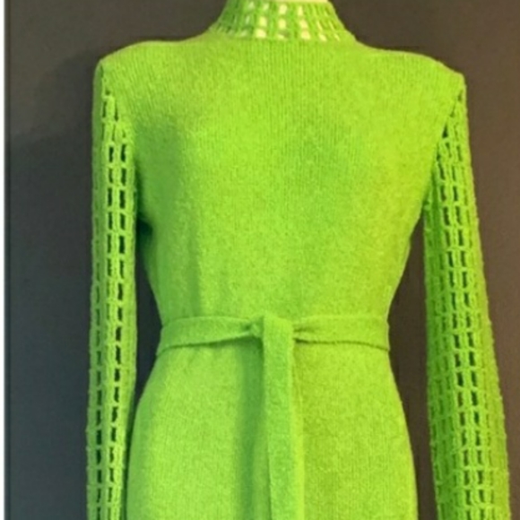 Beautiful St John's Dress. - Picture 2 of 5